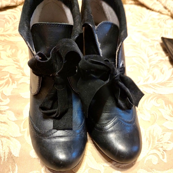 🐈⬛ Glorious RARE Vintage Hush Puppies Velvet Ribbon Spectator Booties - 7.5M - Picture 3 of 16